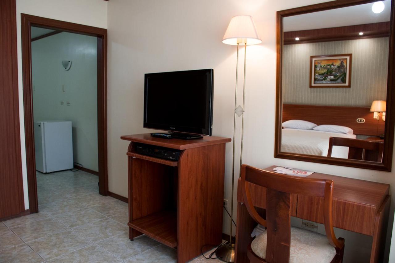 Hotel Regal Machala Ngoại thất bức ảnh